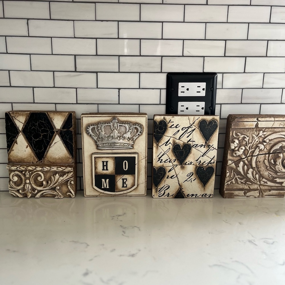 Sid Dickens tiles / set of 4